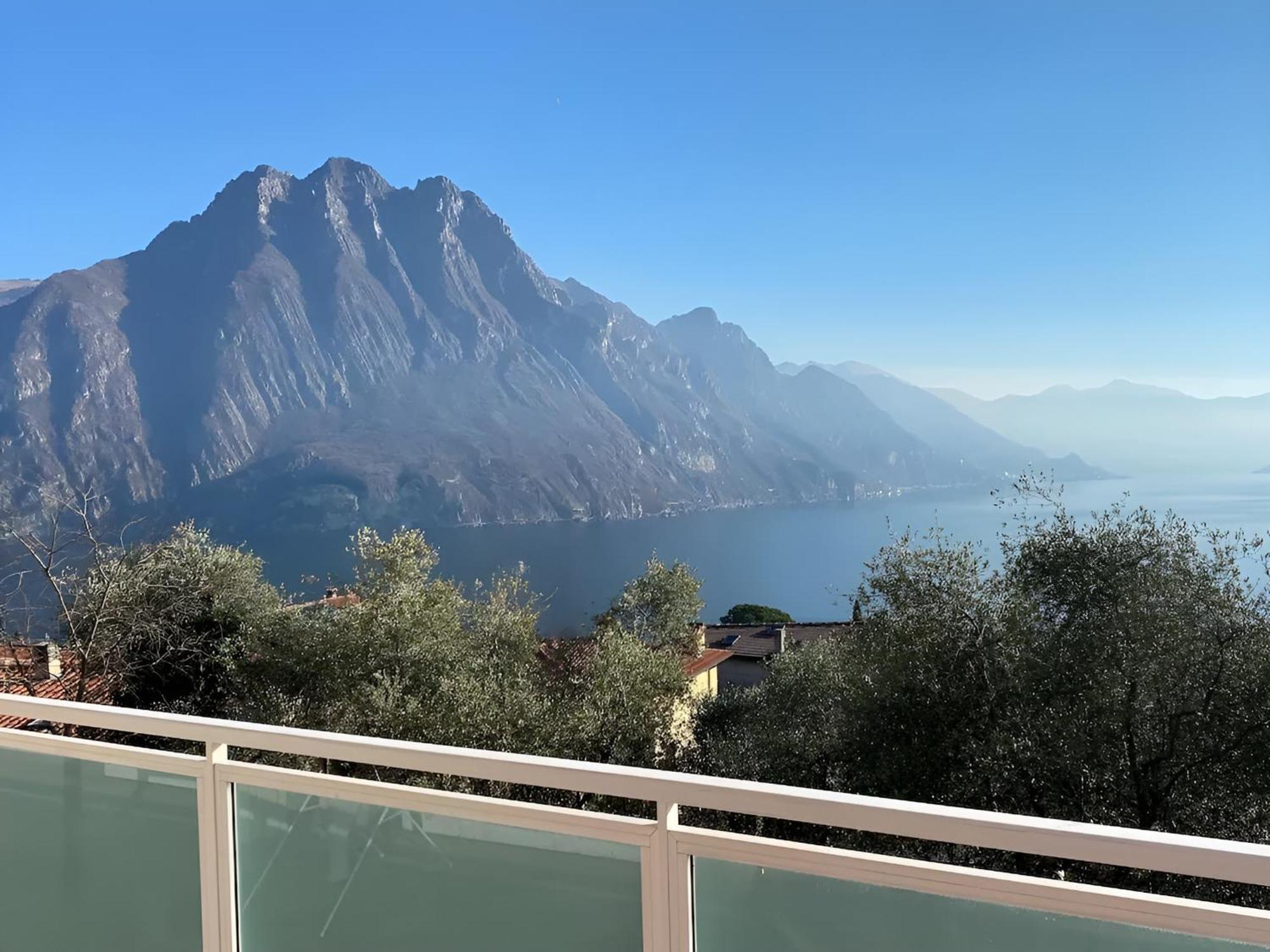 Happy Guest Apartments - Blue Apartment Riva di Solto Exterior foto